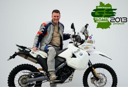 003-Ingo mit Motorrad vorher