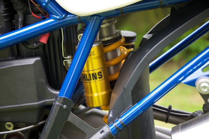 004-BMW HP2 Enduro - Öhlins Federbein