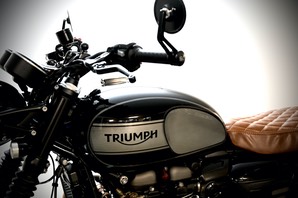 004-Triumph Speed Twin Custom-IP-5-Tank Lackierung