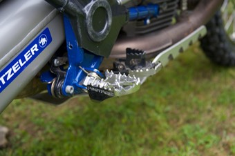 011-BMW HP2 Enduro - Gelenkfussrasten